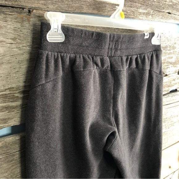 PUMA Size Small Grey Cropped Track Pants - Picture 4 of 5